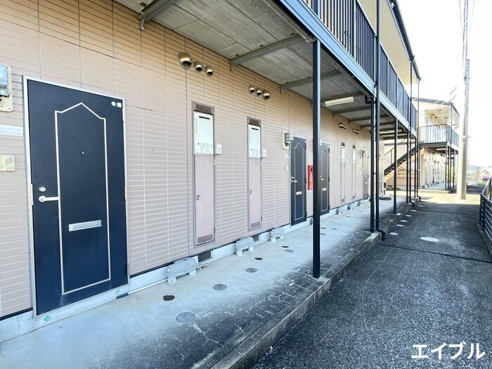 物件外観写真5　(エントランス部分)