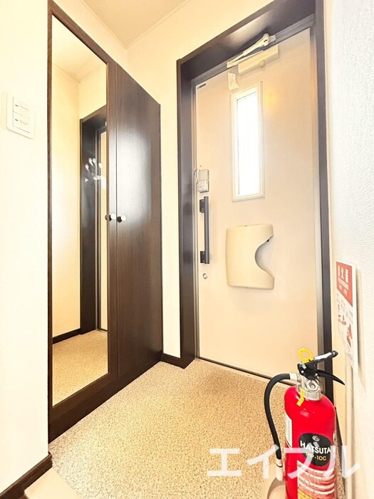物件内観写真7　(玄関)