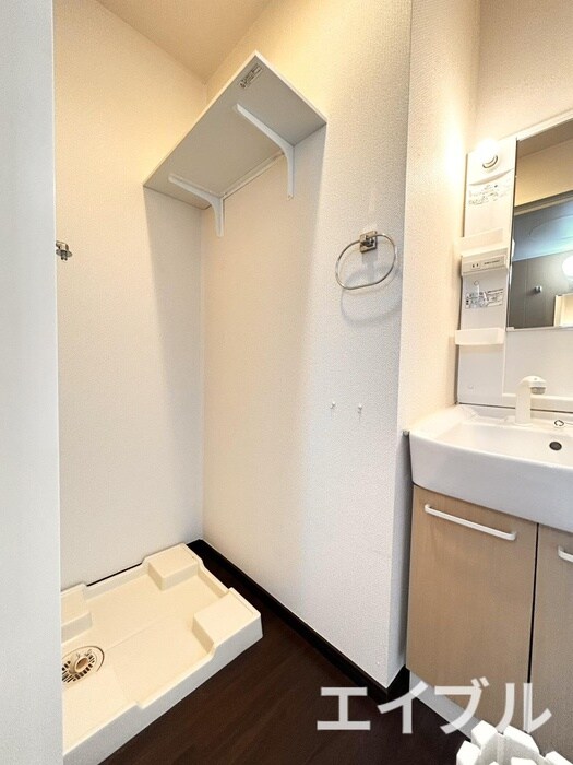 物件内観写真10　(洗濯機置場)