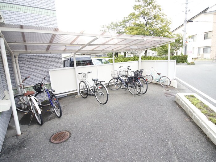 物件外観写真5　(駐輪場)