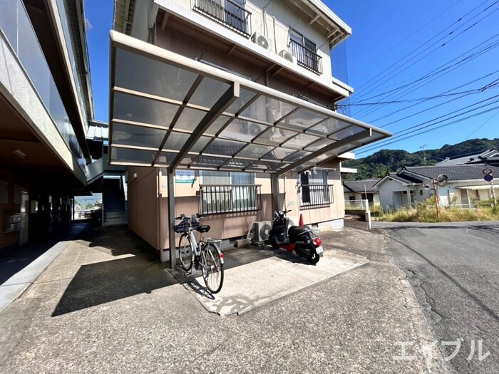 物件外観写真5　(駐輪場)