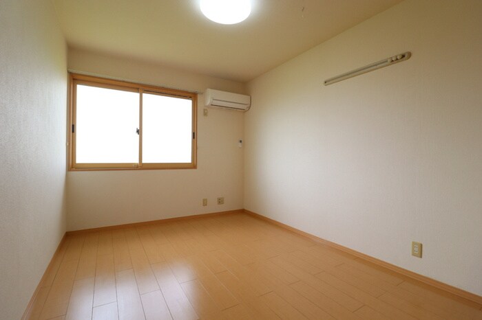 物件内観写真4　(居室)