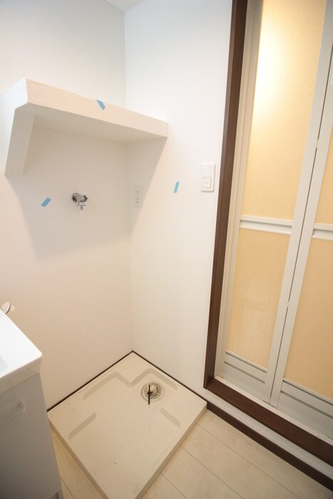 物件内観写真13　(洗濯機置場)