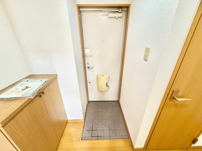 物件内観写真14　(玄関)
