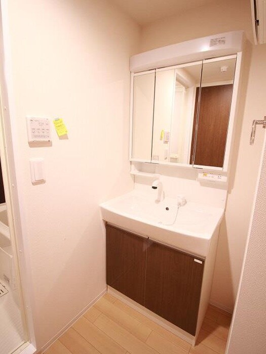 物件内観写真8　(洗面)