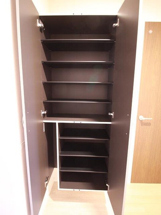 物件内観写真12　(靴箱)