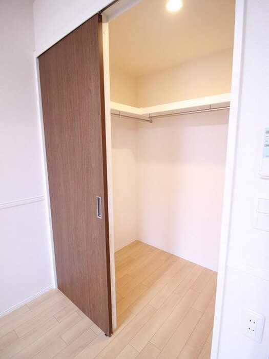 物件内観写真13　(収納)