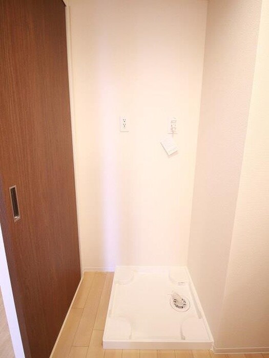 物件内観写真15　(洗濯機置場)