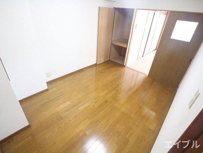 物件内観写真8　(居室)