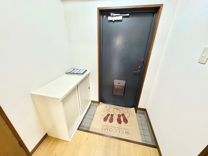 物件内観写真14　(玄関)