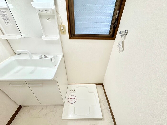 物件内観写真18　(洗濯機置場)