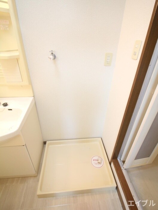 物件内観写真19　(洗濯機置場)