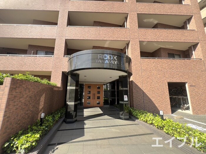 物件外観写真6　(エントランス部分)