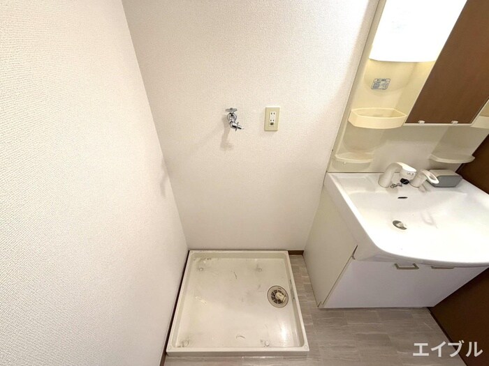 物件内観写真13　(洗濯機置場)