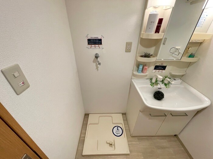 物件内観写真16　(洗濯機置場)