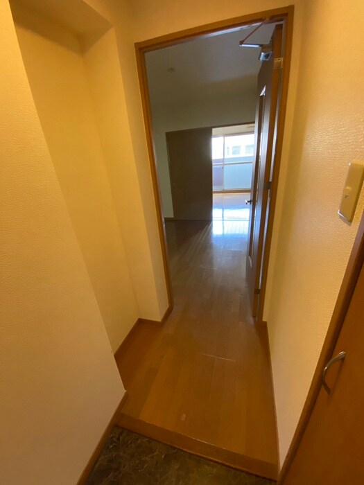 物件内観写真20　(廊下)