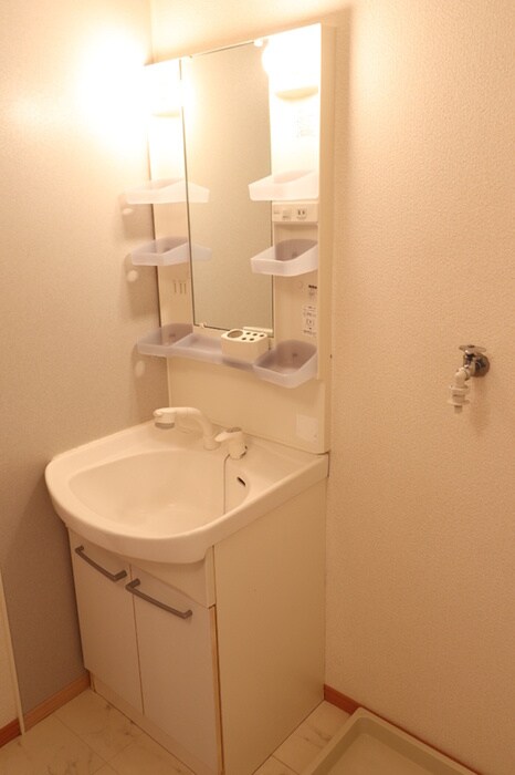 物件内観写真8　(洗面)