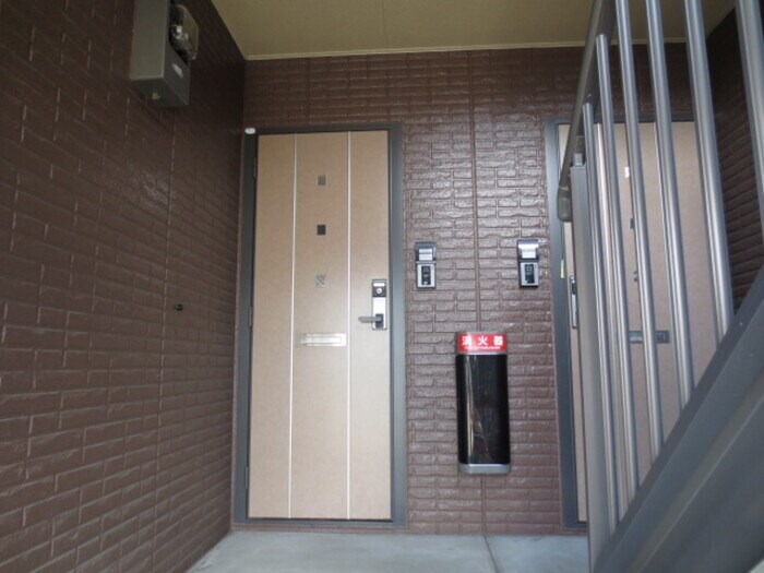 物件内観写真9　(玄関)