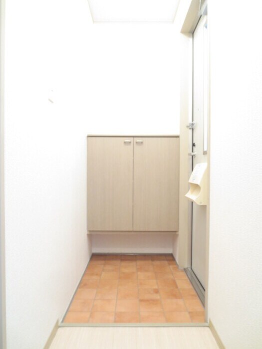 物件内観写真11　(玄関)