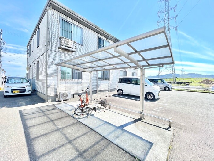 物件外観写真3　(駐輪場)