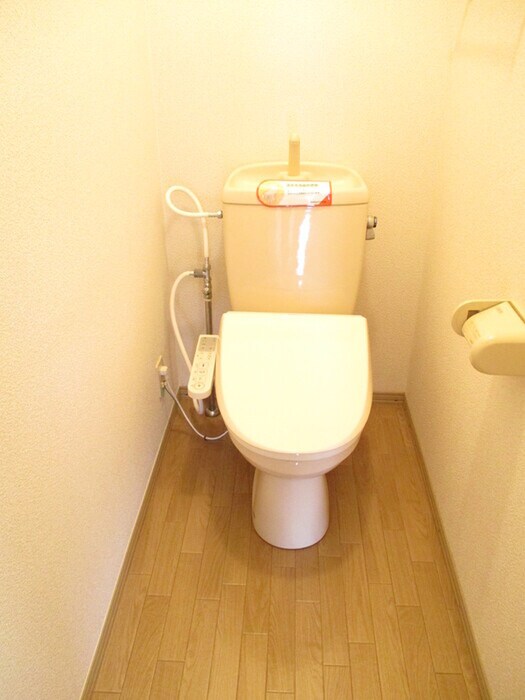 物件内観写真8　(トイレ)