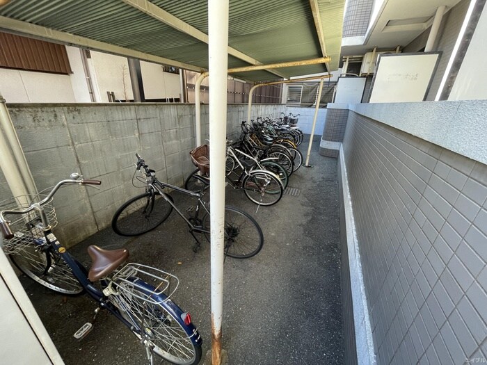 物件外観写真5　(駐車場)