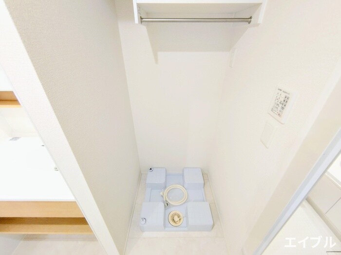 物件内観写真11　(洗濯機置場)