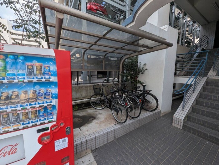 物件外観写真5　(駐輪場)