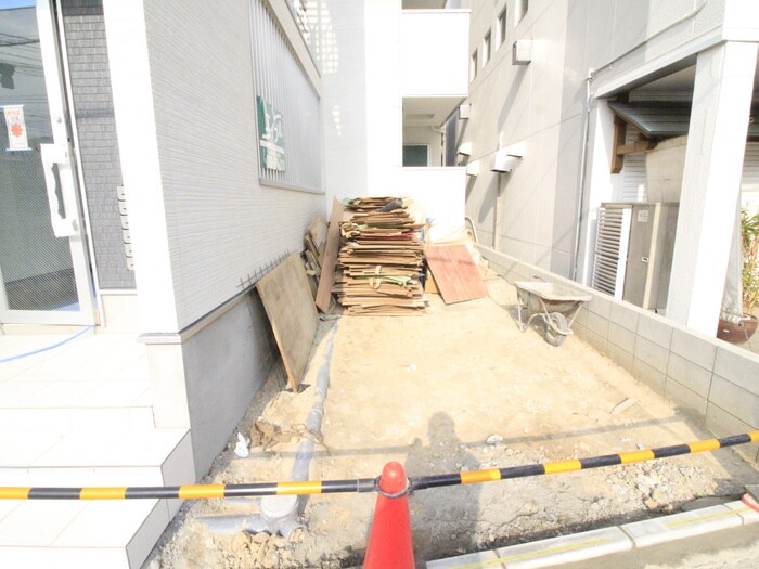 物件外観写真6　(駐車場)