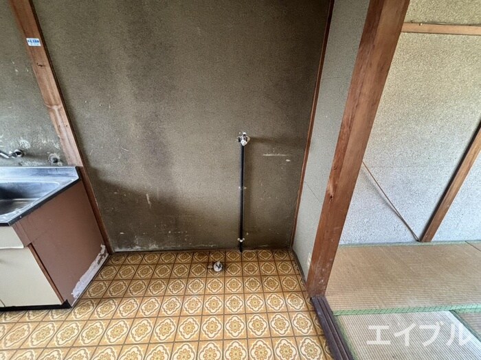 物件内観写真14　(洗濯機置場)