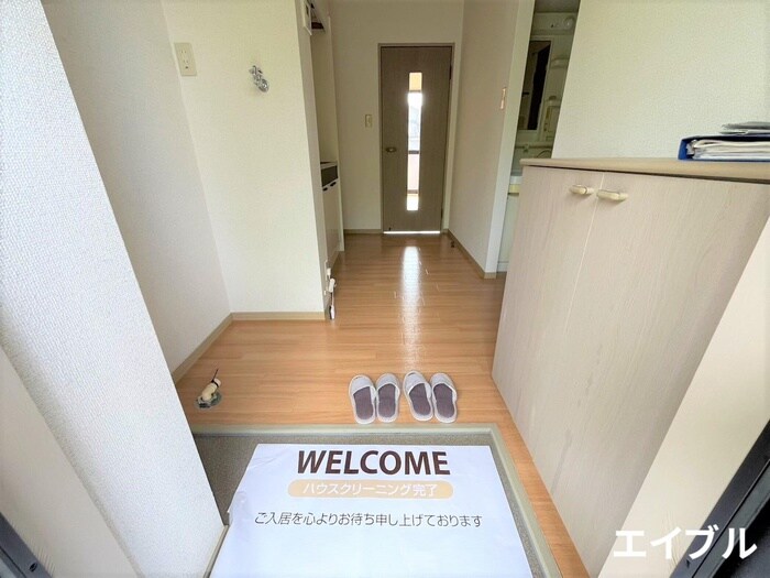 物件内観写真10　(玄関)