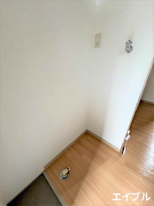 物件内観写真15　(洗濯機置場)