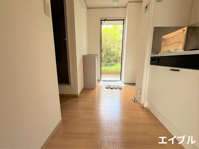 物件内観写真16　(廊下)