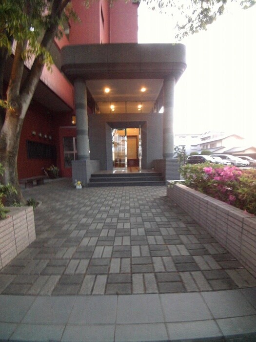 物件外観写真4　(エントランス部分)