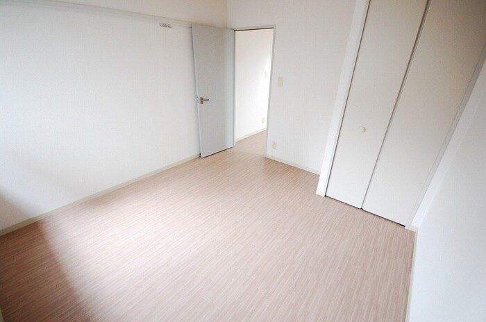 物件内観写真3　(居室)