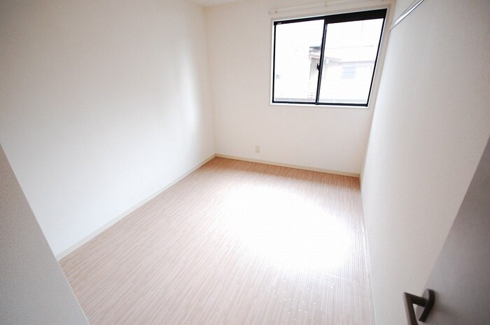 物件内観写真4　(居室)
