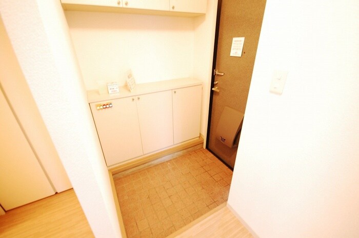 物件内観写真7　(玄関)