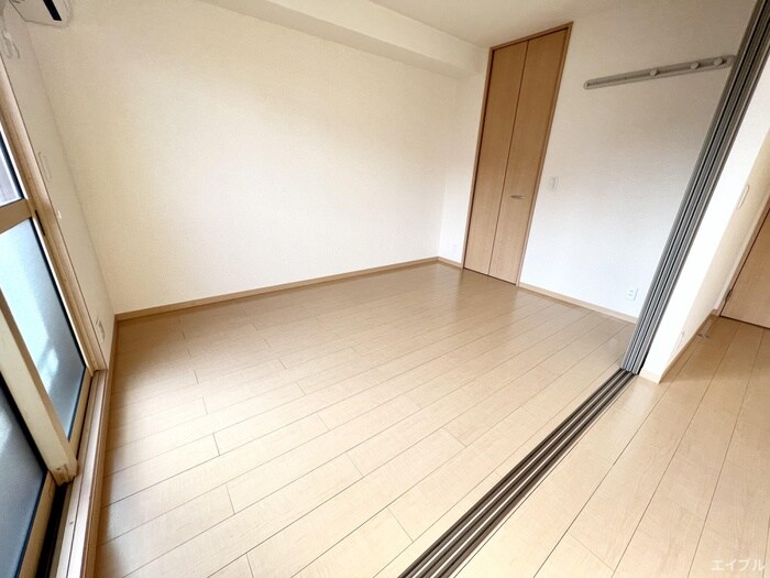 物件内観写真4　(居室)