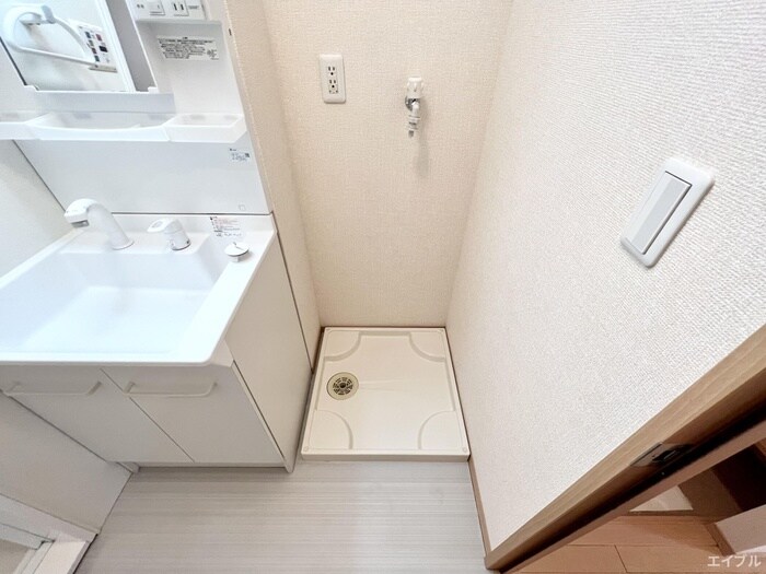 物件内観写真17　(洗濯機置場)