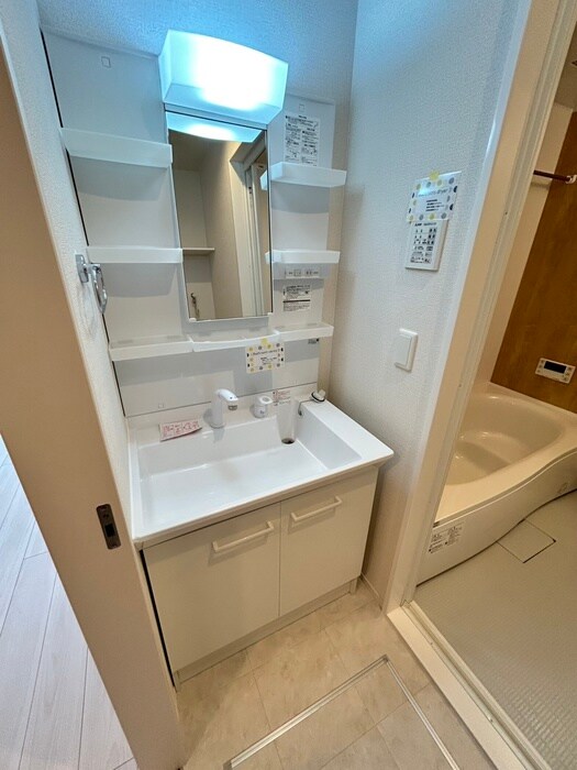 物件内観写真11　(洗面)