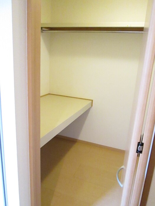 物件内観写真11　(収納)