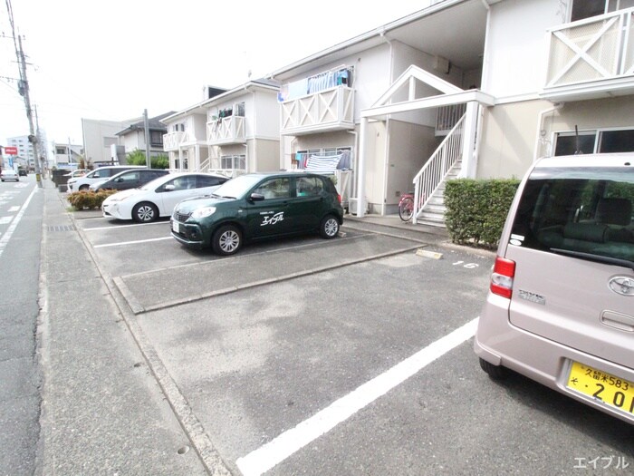 物件外観写真2　(駐車場)