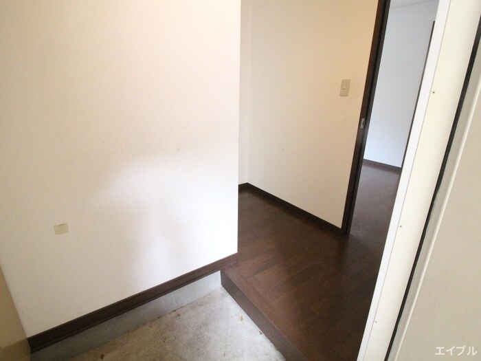 物件内観写真13　(玄関)