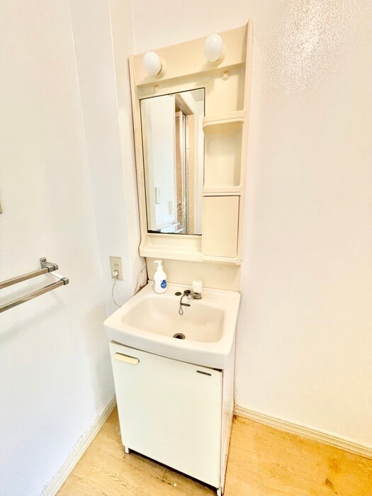 物件内観写真9　(洗面)