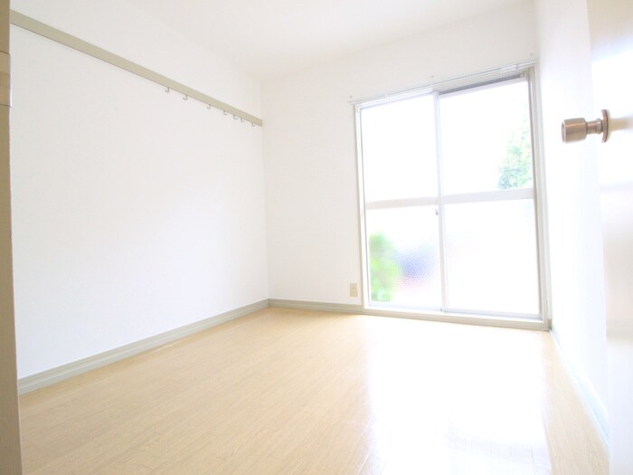 物件内観写真16　(収納)