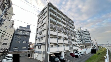 ライフマンション飯塚外観写真
