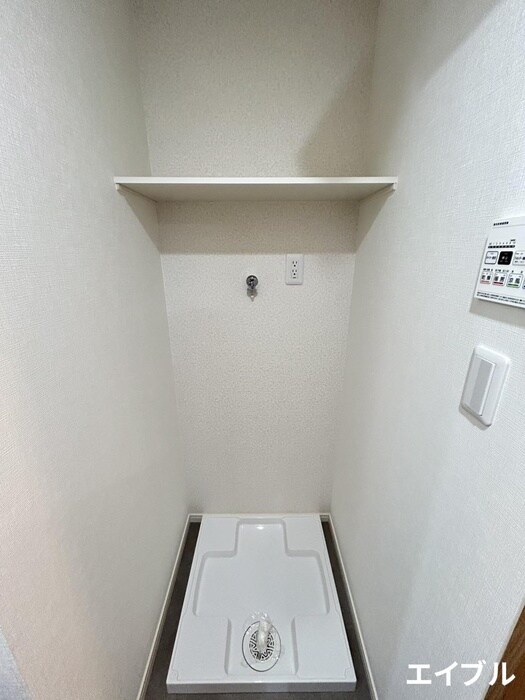 物件内観写真12　(洗濯機置場)