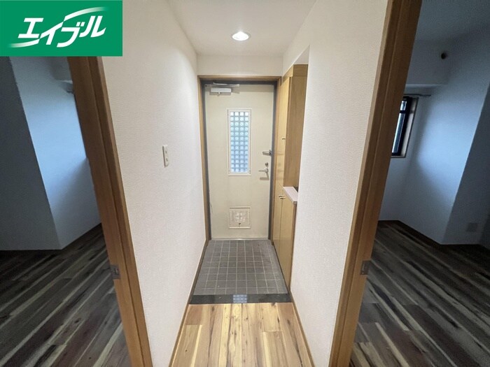 物件内観写真14　(玄関)