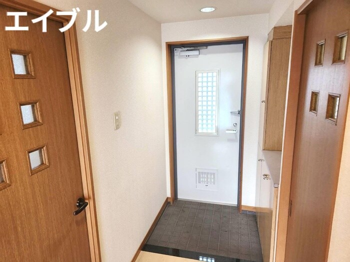 物件内観写真17　(玄関)