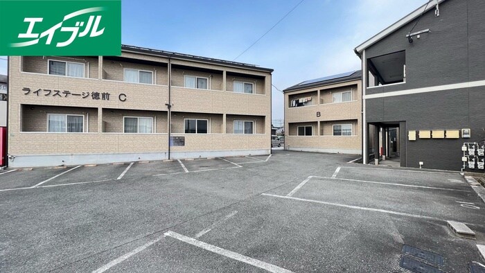 物件外観写真2　(駐車場)